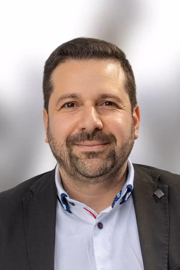 contact_import_imageESMvAd