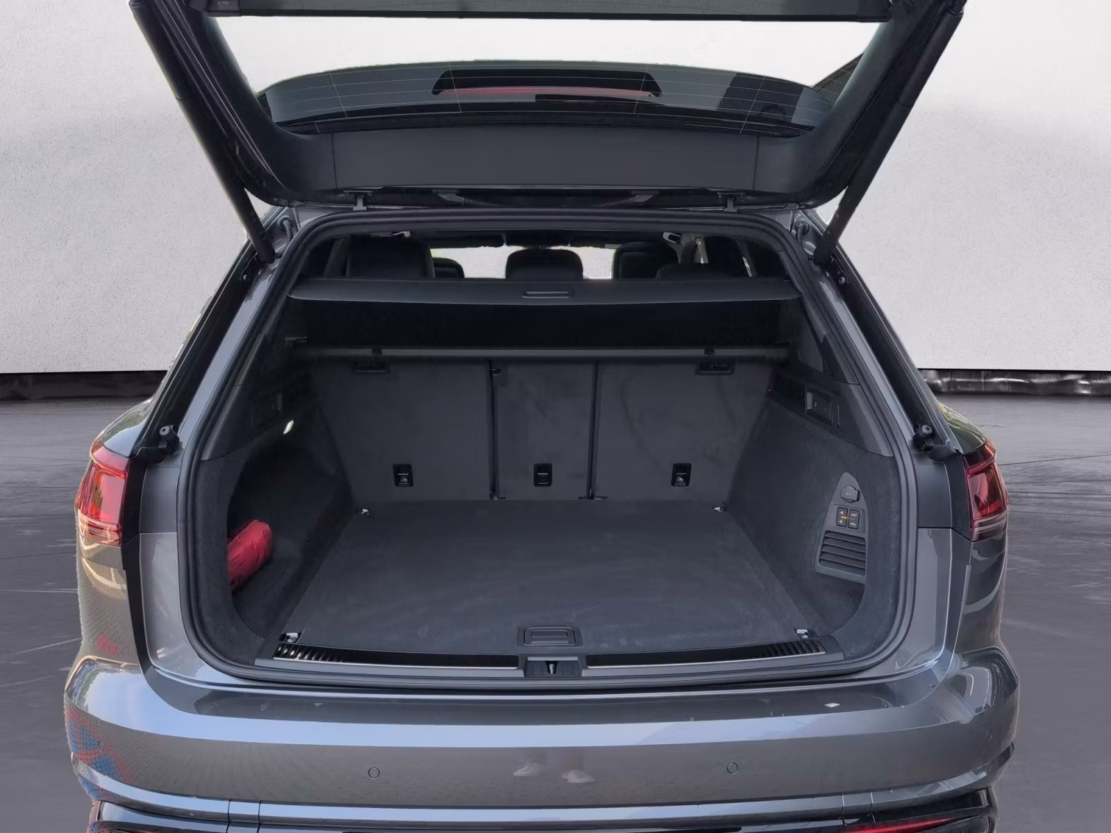 Volkswagen - Touareg R-Line 3,0 l V6 TDI SCR 4MOTION   8-Gang-Automatik (Tiptro nic)