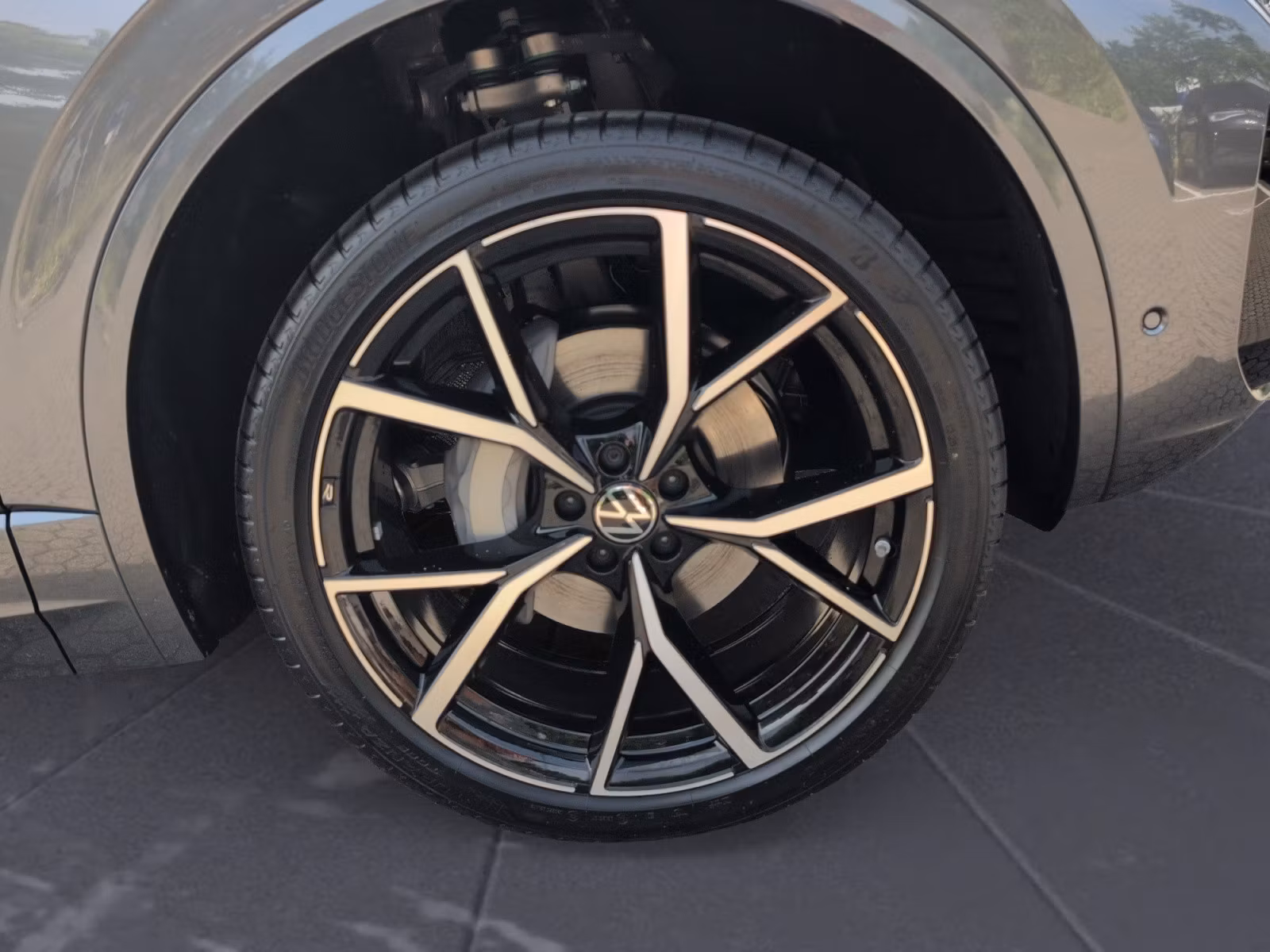 Volkswagen - Touareg R-Line 3,0 l V6 TDI SCR 4MOTION   8-Gang-Automatik (Tiptro nic)