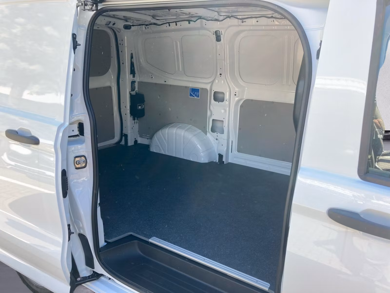 Volkswagen - Transporter Kasten 2,0 l TDI 6-Gan g Radst. 3100 mm