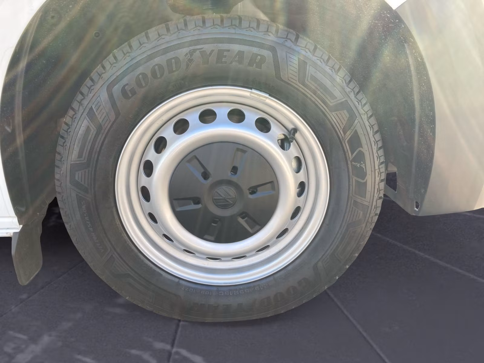 Volkswagen - Transporter Kasten 2,0 l TDI 6-Gan g Radst. 3100 mm