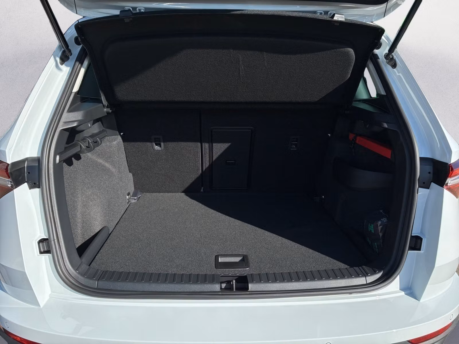 Skoda - Karoq Tour 1,5 TSI 7-Gang-DSG