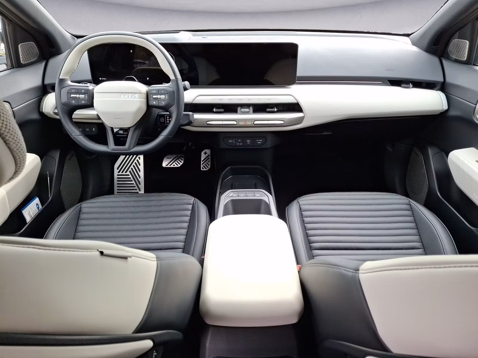 Kia - EV4 Hatchback 81 GTL FWD DWP/