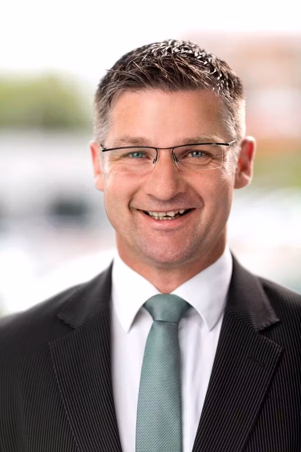 contact_import_imageNaV0sR