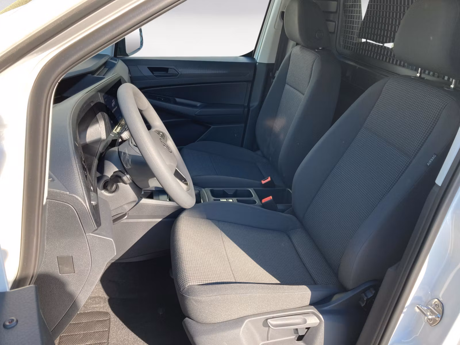 Volkswagen - Caddy Cargo Maxi 2,0 l TDI EU6 SCR Frontantrieb 6-Gang Radst. 2970 mm