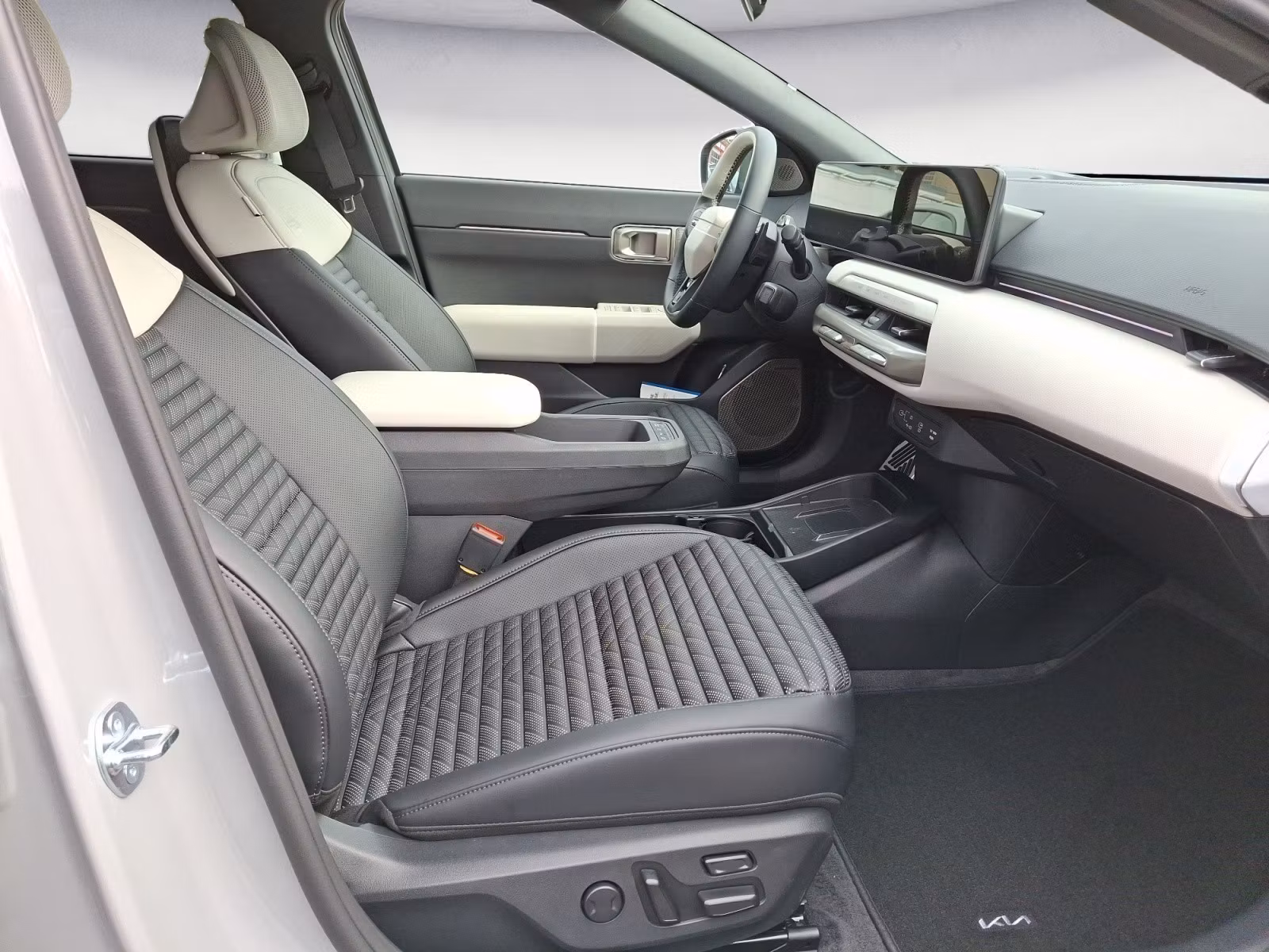 Kia - EV4 Hatchback 81 GTL FWD DWP/