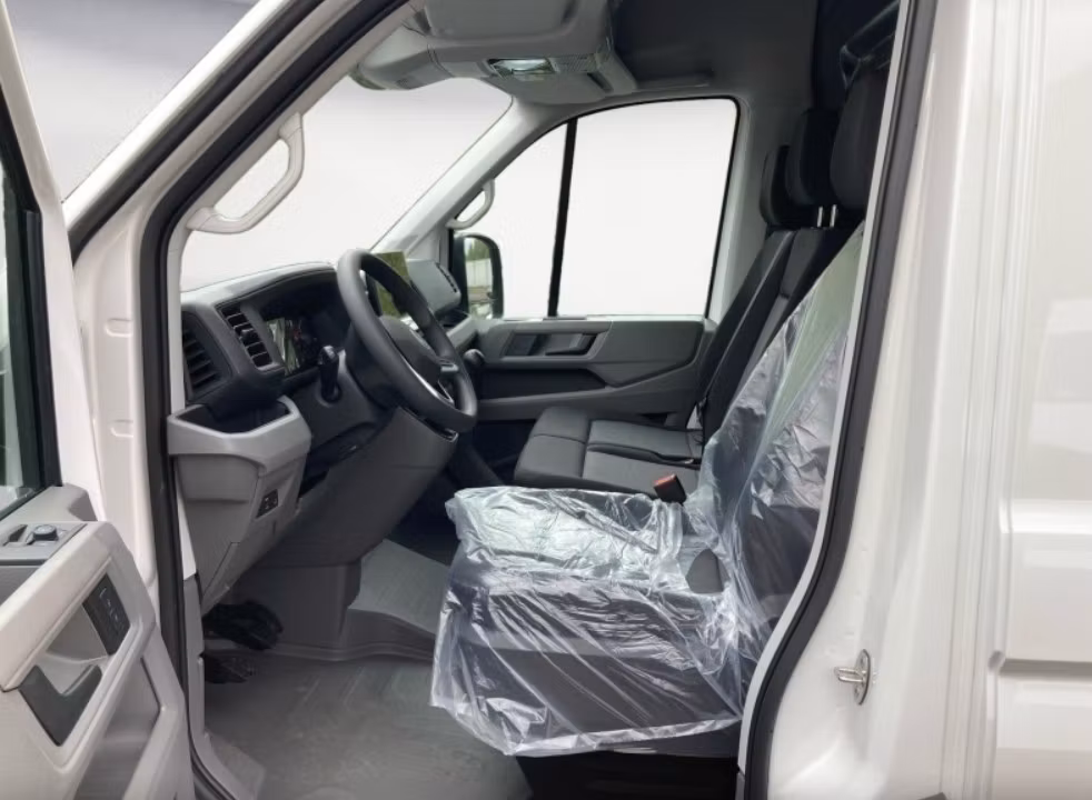 Volkswagen - Crafter 35 Kasten HD mit Überhang 2,0 l Frontantrieb 6-Gang Radst. 4490 m m