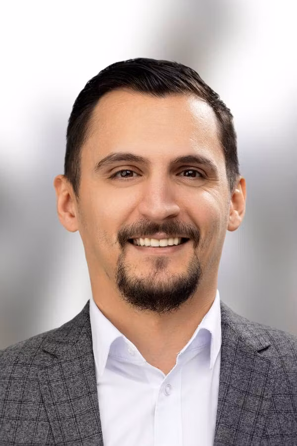 contact_import_imageGfB45l